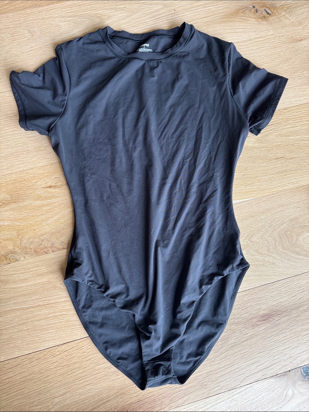 SKIMS fits everybody tshirt Black Short-Sleeve Crewneck Bodysuit - never worn!